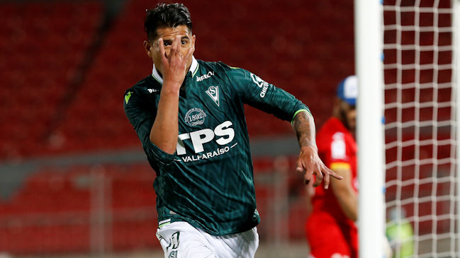 Enzo Gutiérrez se alzó como héroe de S. Wanderers al sellar la remontada sobre Everton