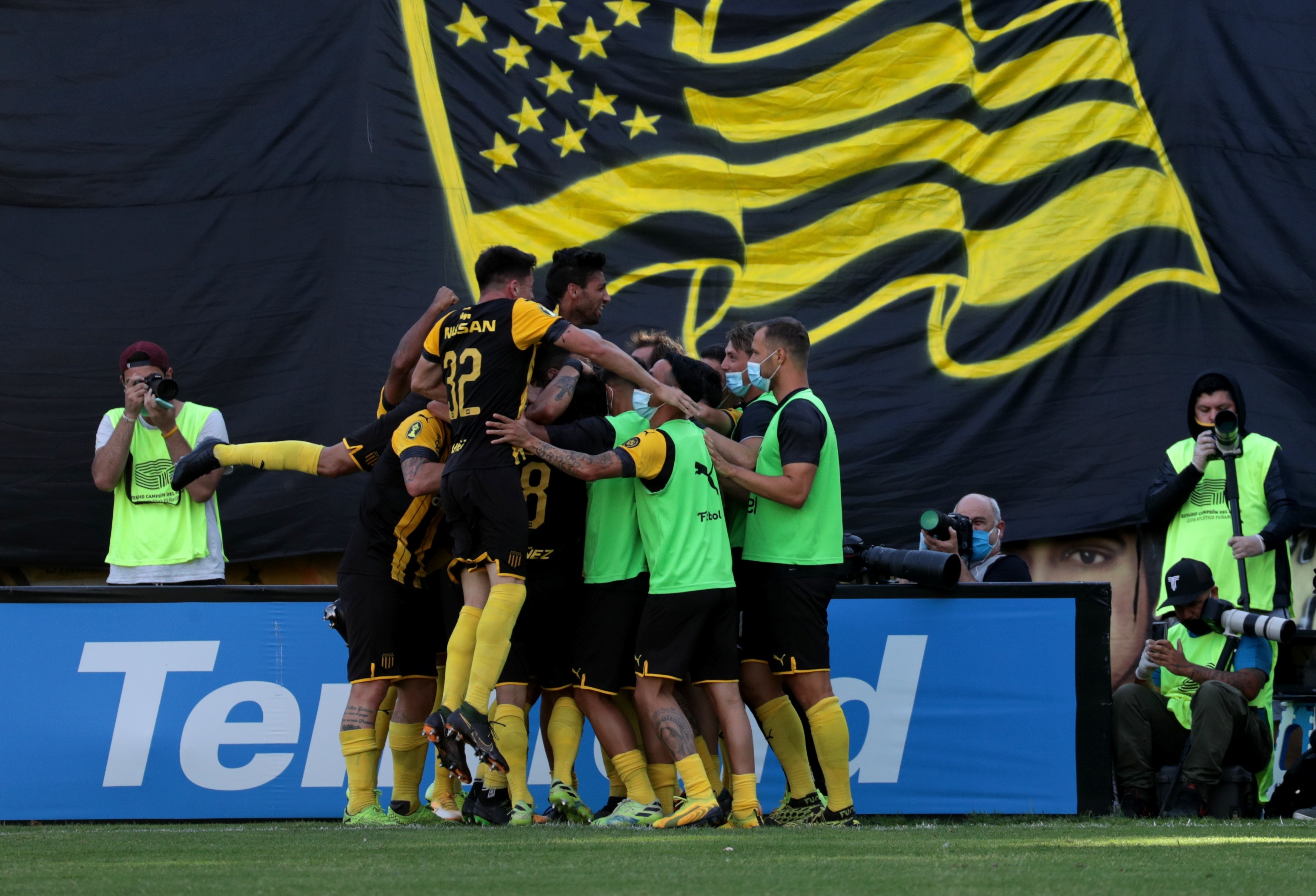 Christian Bravo tuvo minutos en victoria de Peñarol sobre Nacional en el clásico de Uruguay
