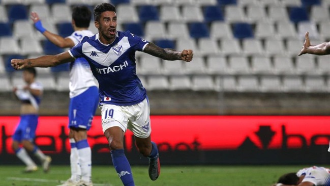 ¡Duro golpe! La UC se despidió de la Sudamericana tras un mazazo en la agonía ante Vélez