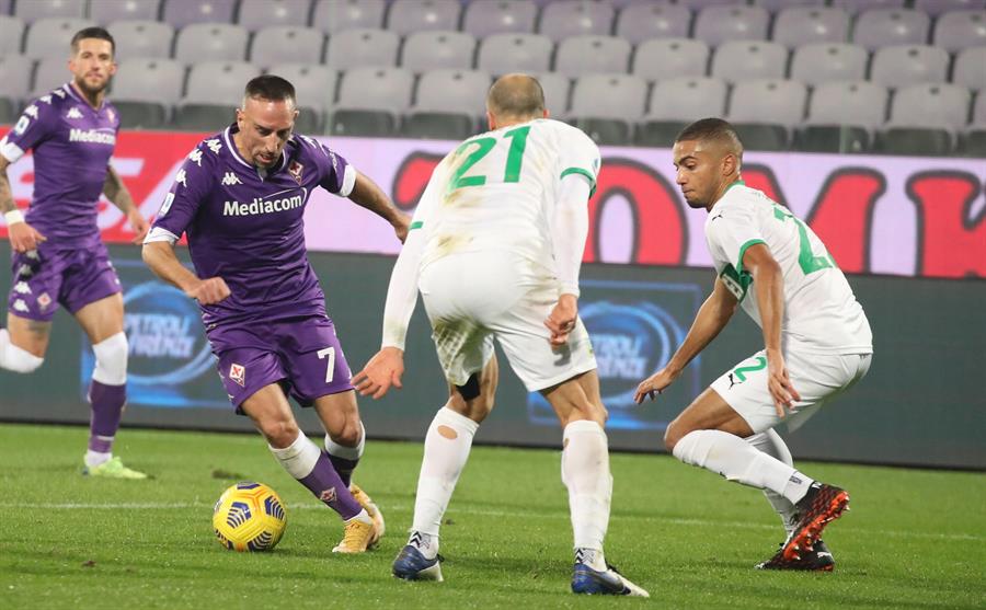 Fiorentina de Erick Pulgar sigue sin levantar cabeza tras empate con Sassuolo