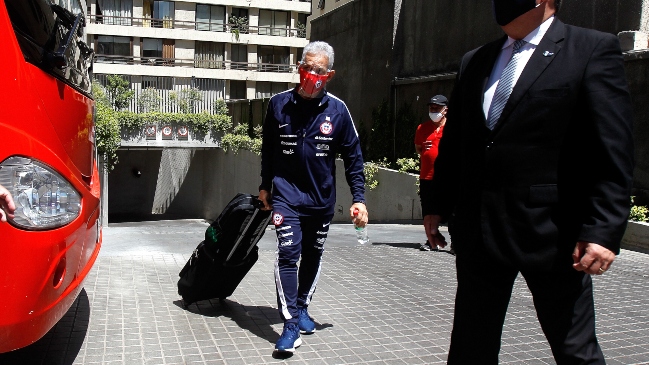 Reinaldo Rueda envió “catorce bultos” a Colombia en chárter de Junior