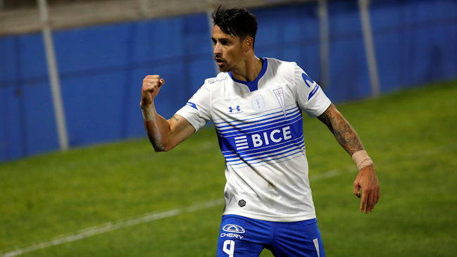 Universidad Católica oficializó un contrato por tres años con Fernando Zampedri