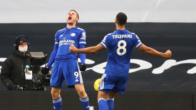 Leicester City sorprendió a Tottenham y es escolta de Liverpool en la Premier