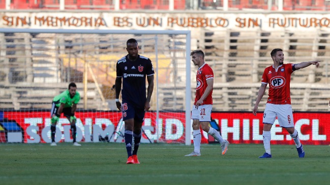 Cris Martínez aprovechó un grueso error de Fernando De Paul y adelantó a Huachipato ante la U