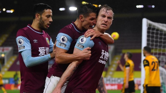 Burnley escapó de la zona de descenso en Inglaterra con un importante triunfo sobre Wolves