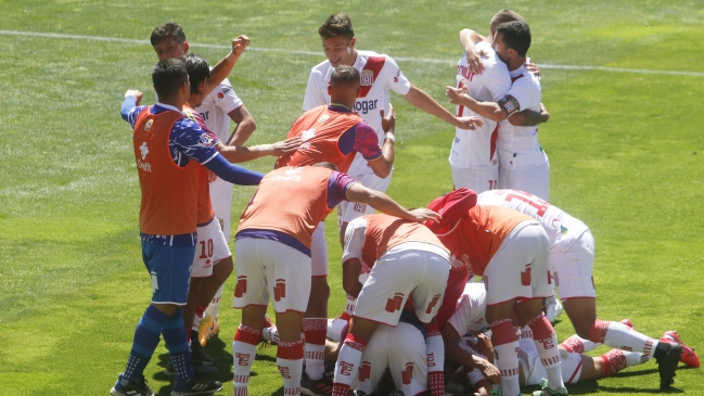 El reporte del brote en Curicó Unido: Es por un grupo de jugadores que se reunió a comer pizza