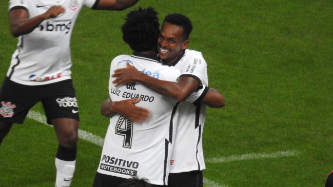 Corinthians remontó a Goiás y tomó impulso en el Brasileirao