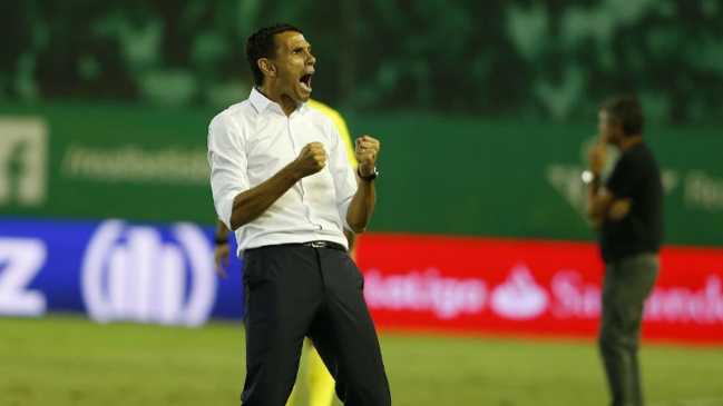 Gustavo Poyet: Chile tiene mucho potencial, me interesa y me motiva