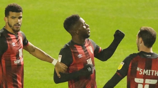 Jugador colombiano de Bournemouth fue acusado de morder a un rival