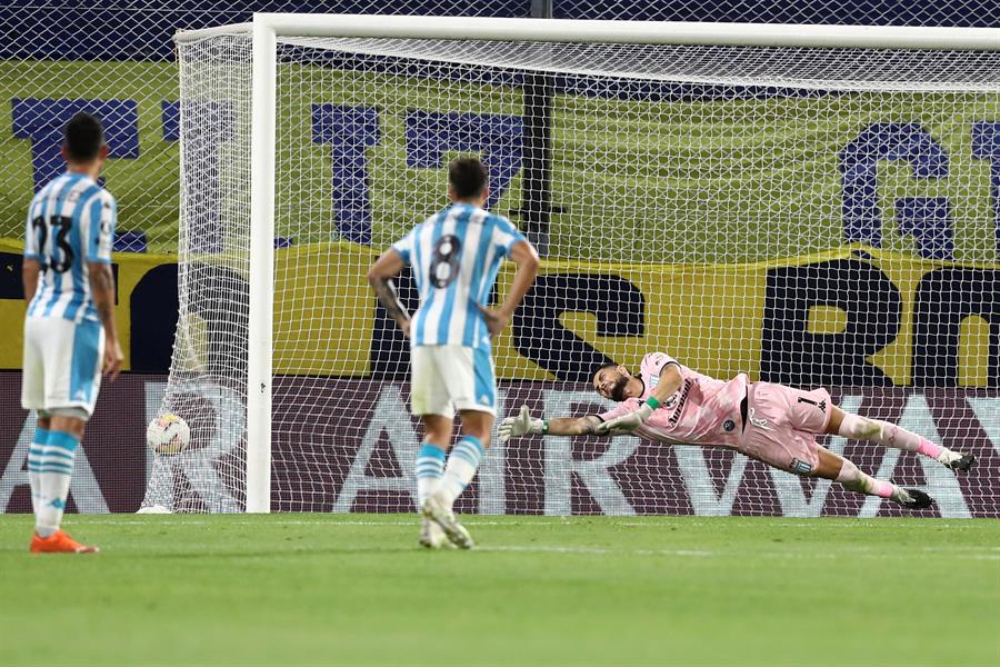 Gabriel Arias se llenó de elogios por su gran actuación ante Boca Juniors