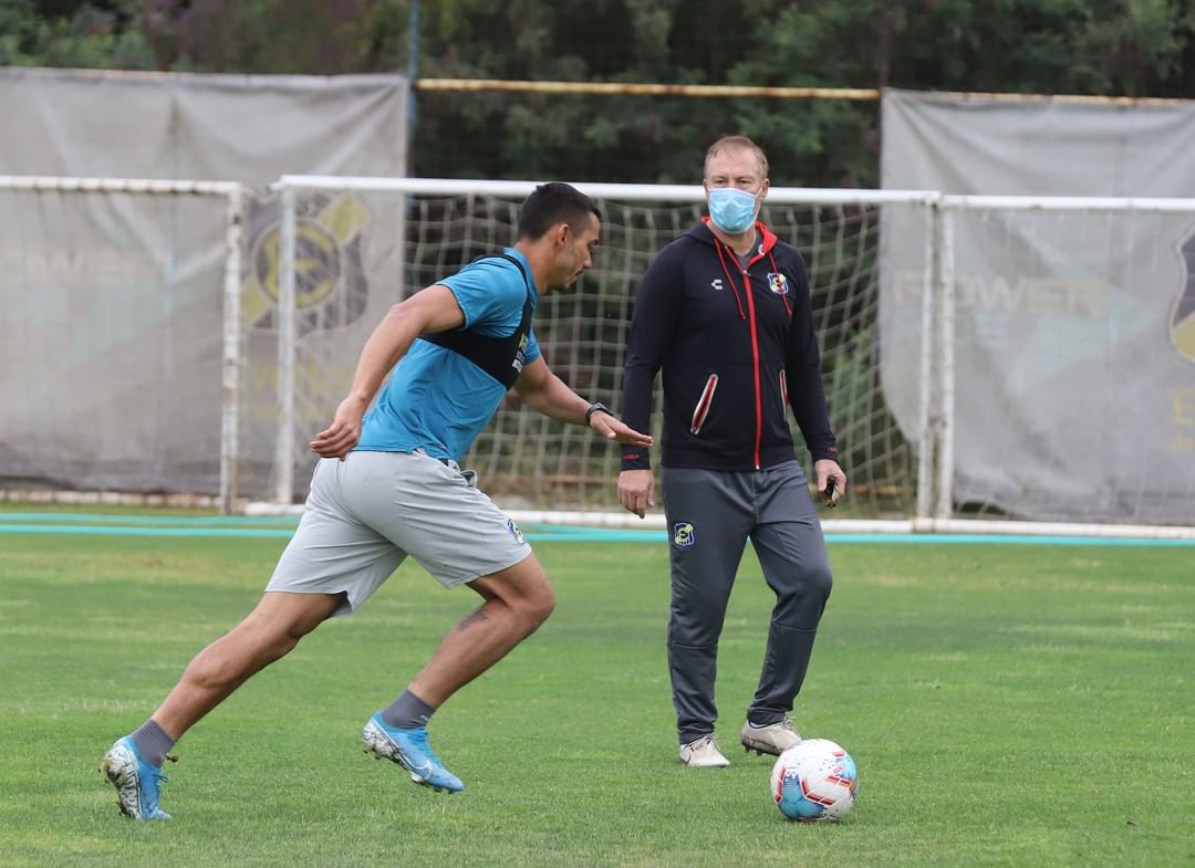 Roberto Sensini dirigió su primera práctica en Everton de Viña del Mar