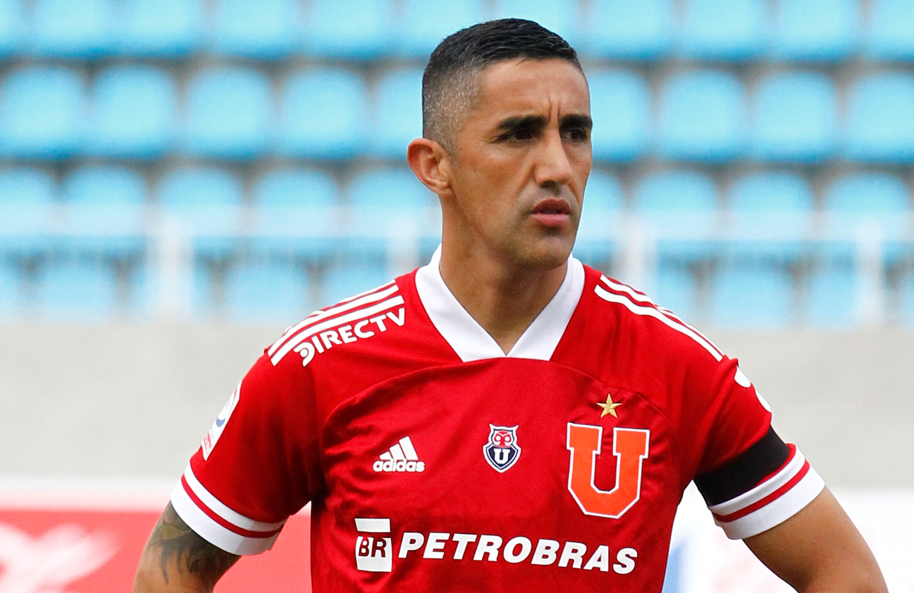 Osvaldo González suma bonos en la U para renovar su contrato por una temporada