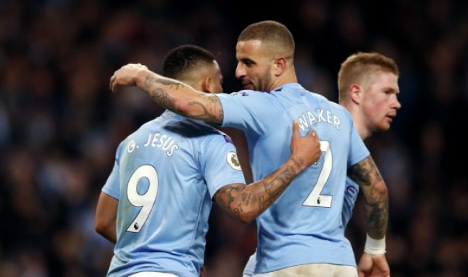 Gabriel Jesús y Kyle Walker arrojaron positivo por Covid-19 en Manchester City