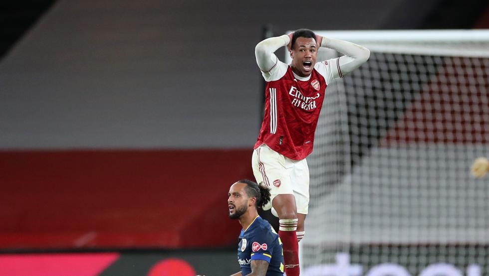 El defensor brasileño de Arsenal Gabriel fue aislado por culpa del Covid-19