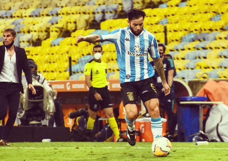 Eugenio Mena aportó dos asistencias en espectacular remontada de Racing ante Godoy Cruz