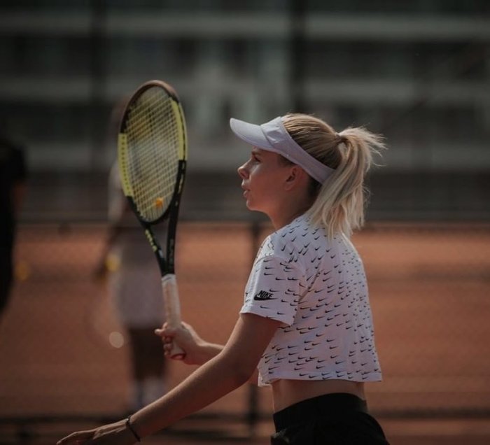 Tenista australiana empezó a vender fotos en plataforma de adultos para financiar su carrera