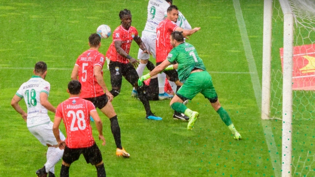 Primera B: Temuco y Magallanes empataron con gol con la mano incluido