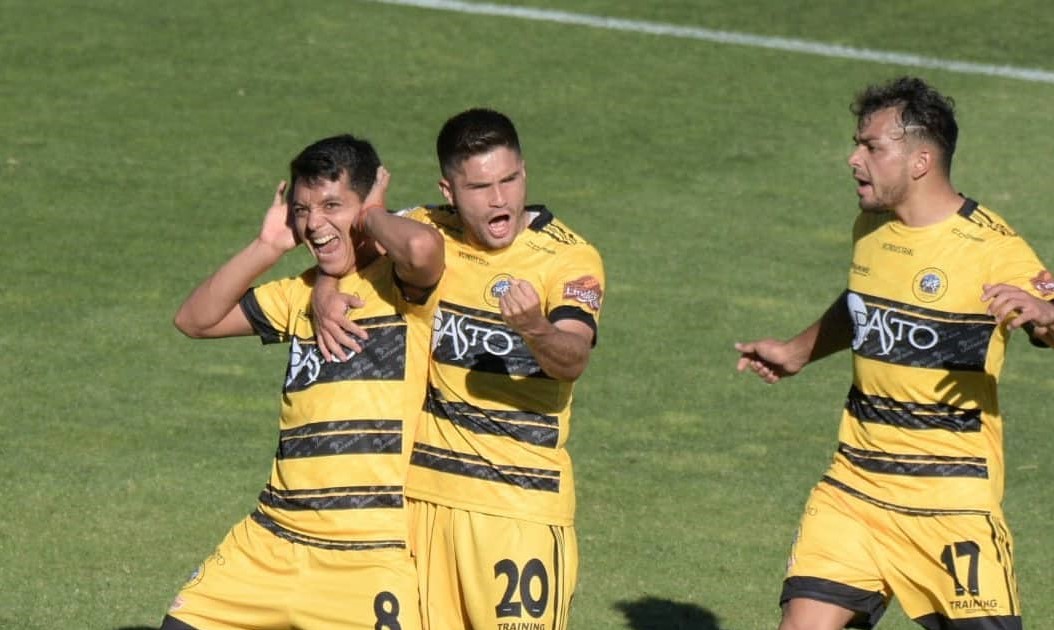 Técnico de Lautaro de Buin detalló la apasionante lucha por el liderato en la Segunda División