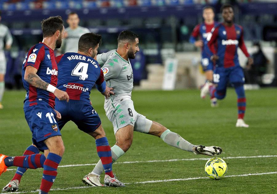 Levante desnudó las falencias de Real Betis de Manuel Pellegrini en la liga española
