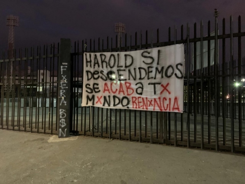 Hinchas de Colo Colo colgaron lienzo con amenaza a Mayne-Nicholls en el Monumental
