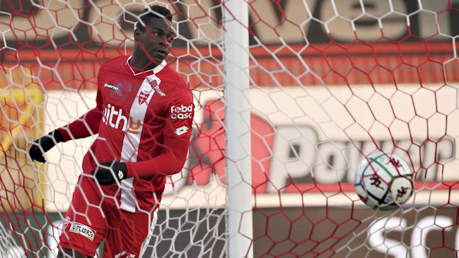 Mario Balotelli tardó cuatro minutos en anotar en su primer partido con AC Monza