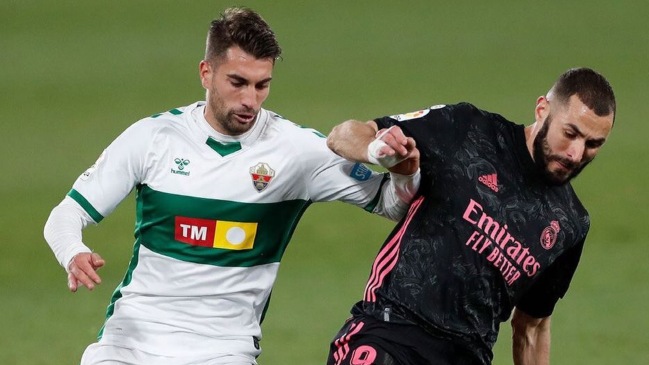 Real Madrid empató con Elche y permitió que Atlético terminara el 2020 como único puntero