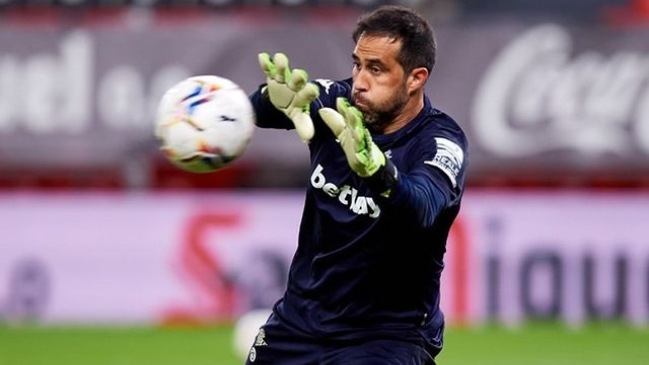 Pellegrini y posible regreso de Bravo: Está entrenando prácticamente normal, lo evaluaremos