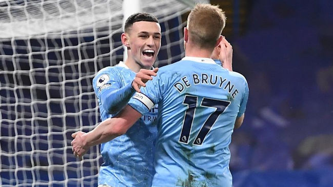 Manchester City exhibió su dominio sobre el atribulado Chelsea y sigue trepando en la Premier