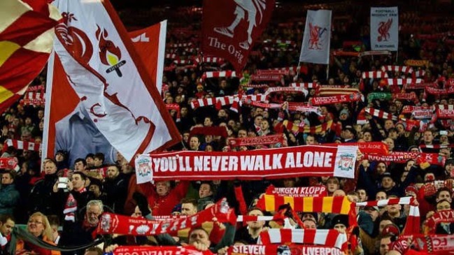Liverpool lamentó la partida de Gerry Marsden, la voz de su himno “You’ll Never Walk Alone”