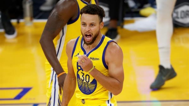 Stephen Curry mostró que está de vuelta: Anotó 62 puntos en triunfo de Warriors