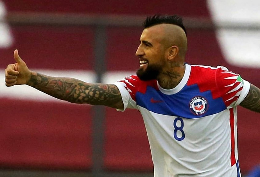 Arturo Vidal felicitó a U. Católica por “dar tantas oportunidades a nuestros futuros cracks”