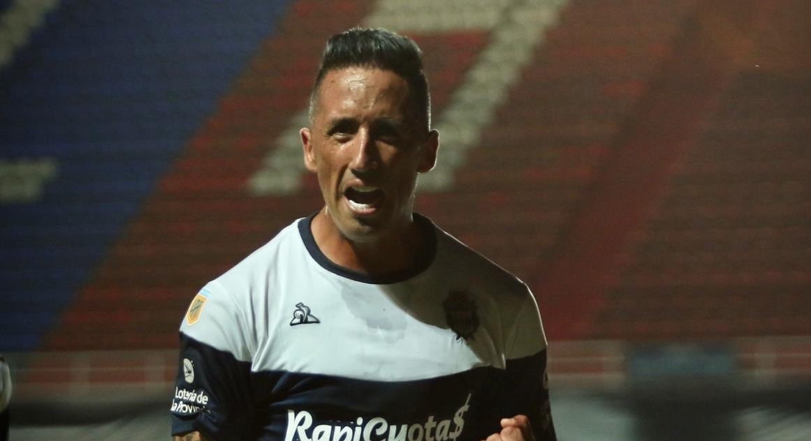 Gimnasia y Esgrima derrotó a San Lorenzo en la Copa Diego Maradona con gol de Lucas Barrios
