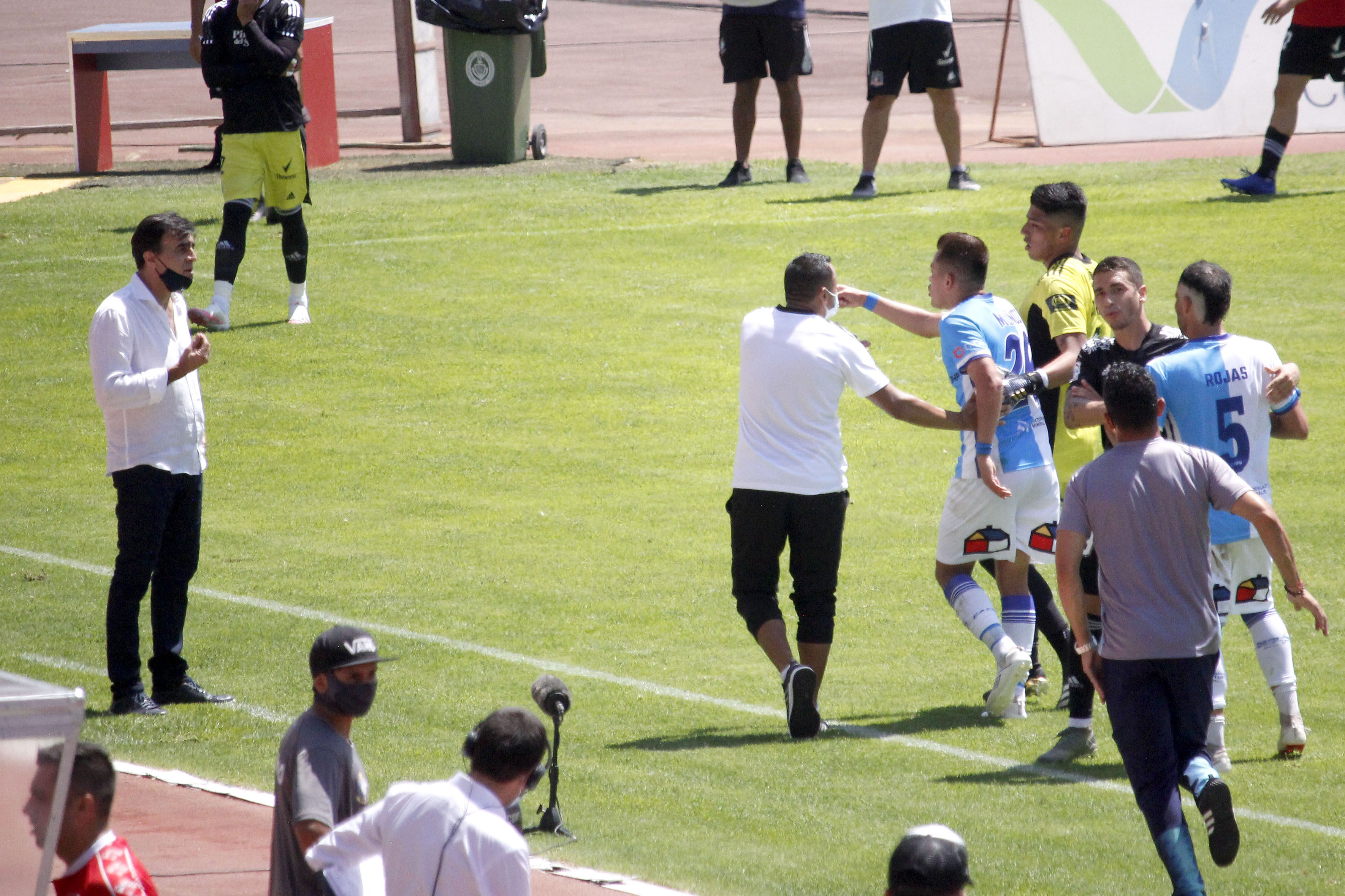 Gustavo Quinteros recibió tres fechas de castigo por su obsceno gesto ante Deportes Antofagasta