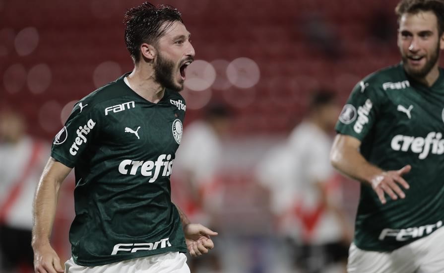 Palmeiras golpeó de visita a River Plate y puso un pie en la final de la Copa Libertadores