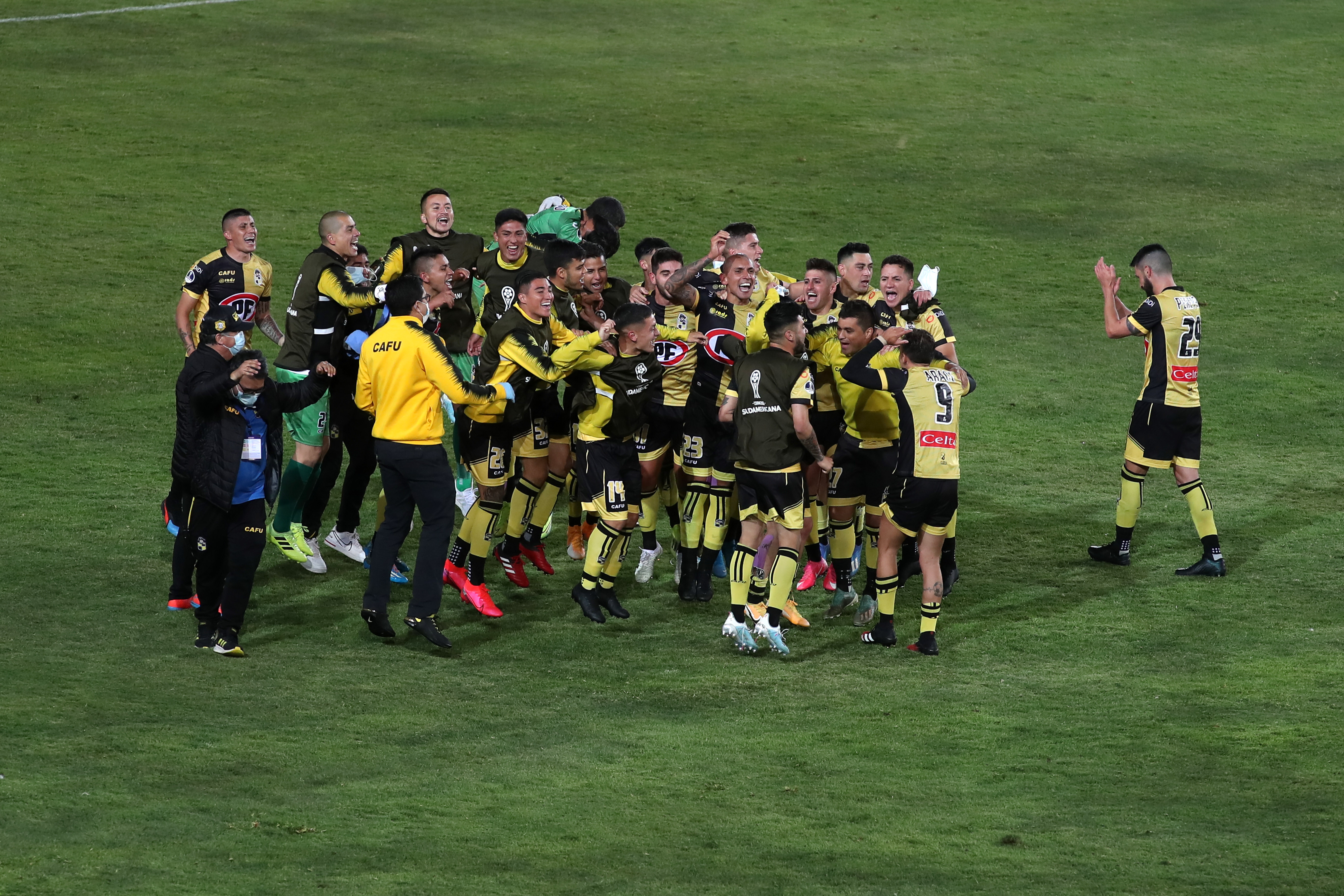 Coquimbo espera dar el primer golpe a Defensa y Justicia en semifinales de la Copa Sudamericana