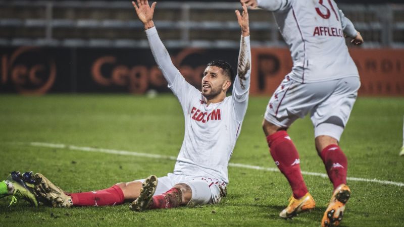 ¡Definición de centrodelantero! Guillermo Maripán selló la goleada de Mónaco ante Lorient en Francia