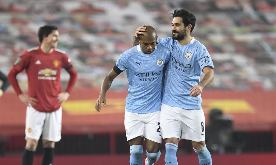 Manchester City doblegó al United y alcanzó la final de la Copa de la Liga inglesa