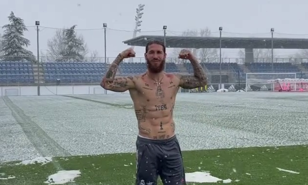 Sergio Ramos desafió a la fría nieve que cayó este jueves en Madrid