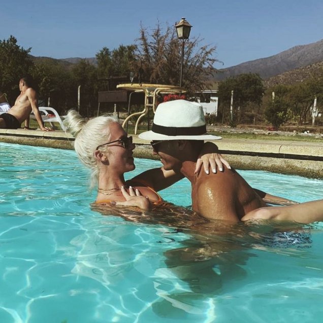 Pablo Galdames celebró “un año y un pichintún más” de relación con Vesta Lugg