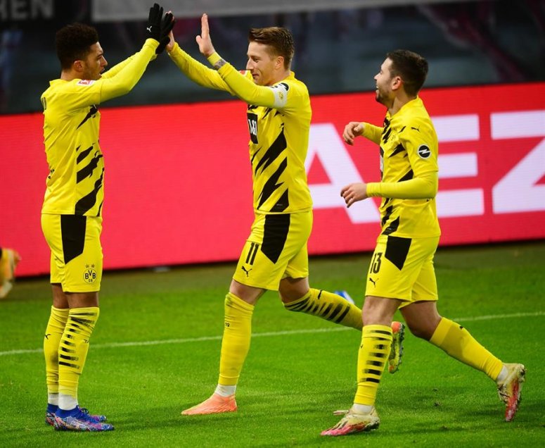 Borussia Dortmund no le permitió ser líder a Leipzig y se metió en la pelea en la Bundesliga