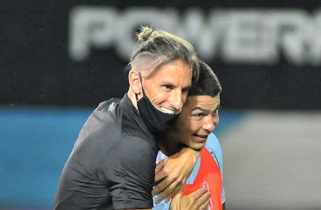 Racing de Mena y Arias despidió a Beccacece con un triunfo ante Newell’s en la Copa Maradona