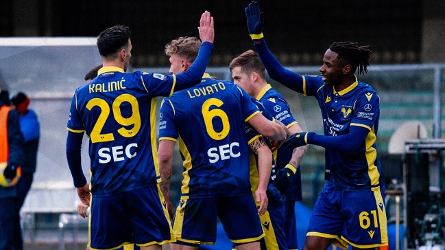 Crotone de Luis Rojas no pudo con Hellas Verona en la liga italiana