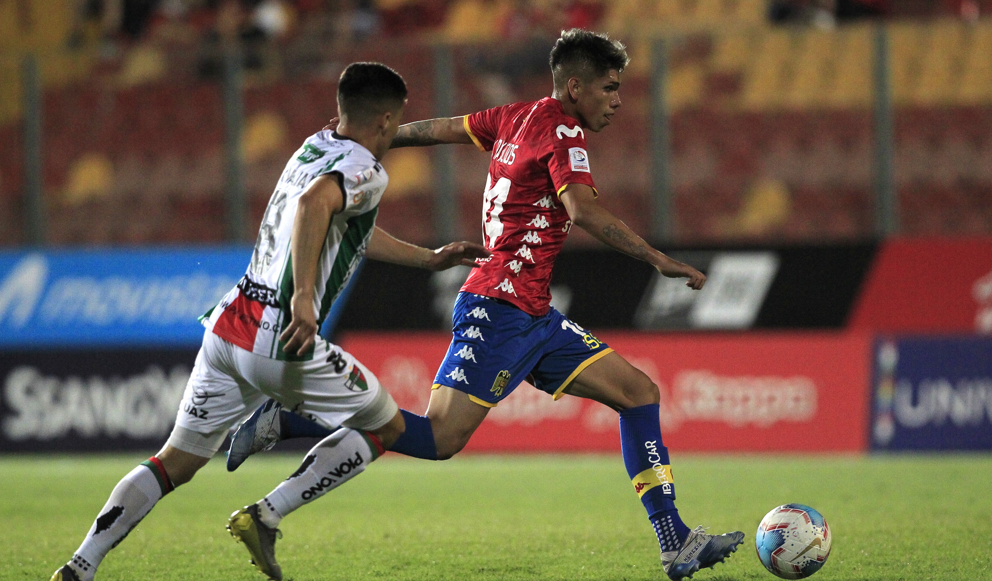 Palestino y U. Española animarán el “Clásico de Colonias” con la misión de sumar para acercarse a la Libertadores