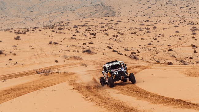 Francisco López triunfó en la octava etapa y volvió a zona de podio en vehículos ligeros