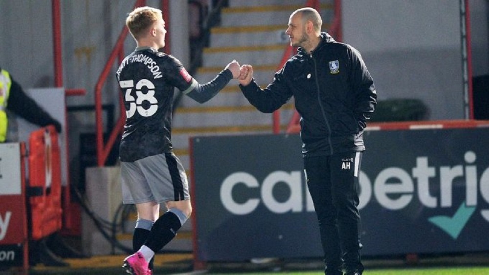De una silla de ruedas a debutar en la FA Cup: La emocionante historia que conmueve en Inglaterra