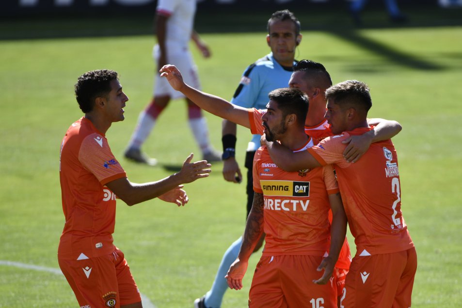 Cobreloa se conformó con amargo empate ante Copiapó en Calama