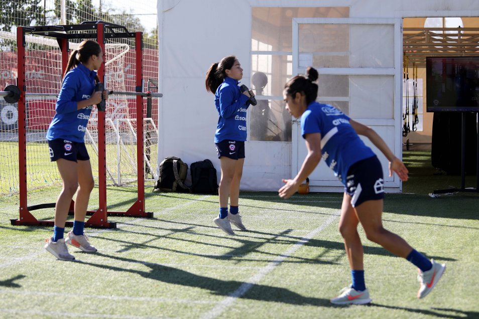 La Roja femenina vivió una nueva jornada de entrenamientos con miras al repechaje olímpico