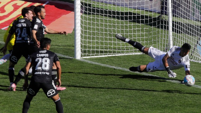 Las impresionantes atajadas de Brayan Cortés que salvaron a Colo Colo ante U. de Concepción