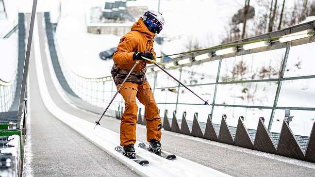 La increíble hazaña acrobática en esquí del medallista suizo Fabián Bösch