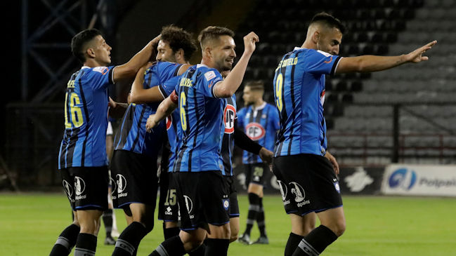 Huachipato goleó a Santiago Wanderers y recuperó terreno en la zona de copas internacionales